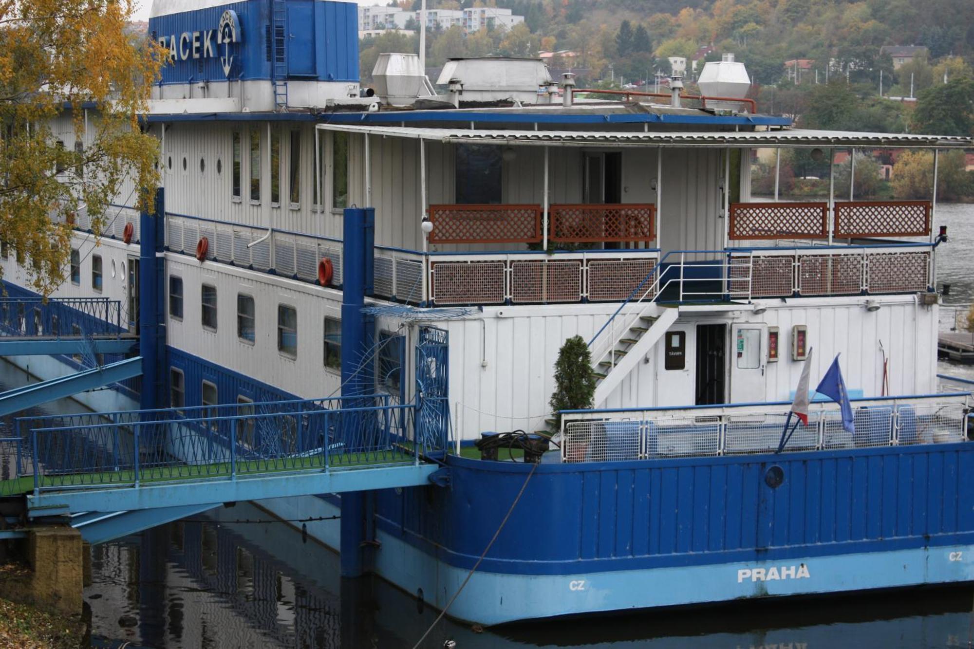 Botel Racek Prague Exterior photo